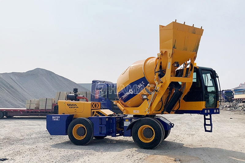 The second self loading concrete mixer HMC350 is testing before delivery.